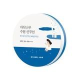Фото Солнцезащитный кушон с березовым соком ROUND LAB Birch Juice Moisturizing Sun Cushion, 15 г на KRKR.COM.UA