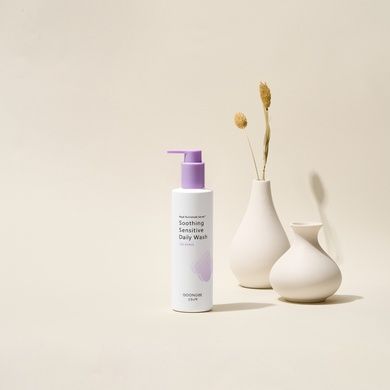 Деликатное средство для ежедневной интимной гигиены GOONGBE Soothing Sensitive Daily Wash, 200 мл на KRKR.COM.UA